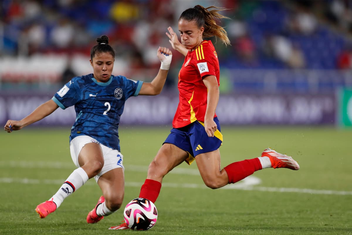 2-0. España, con doblete de Amezaga, sella su pase a los octavos de final