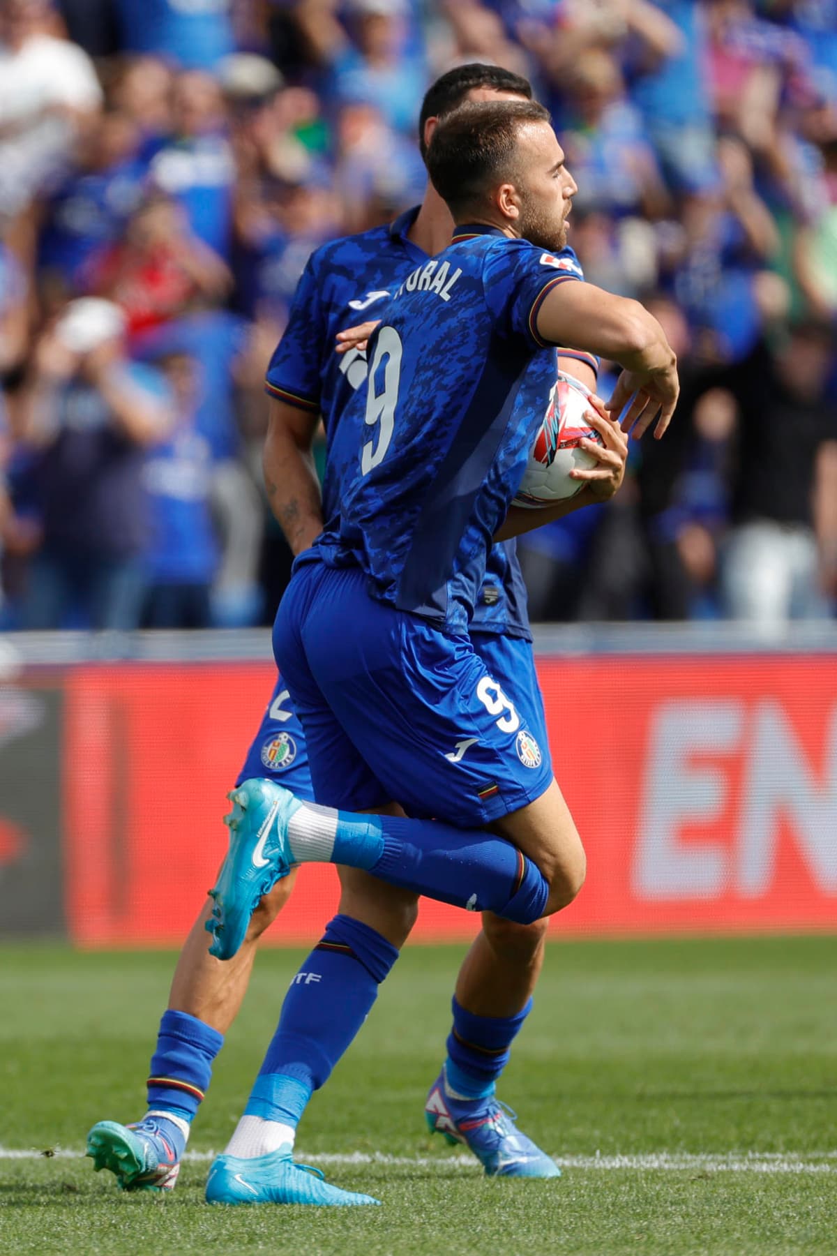 1-1. Uruguayo Arambarri y Mayoral disfrazan los males del Getafe