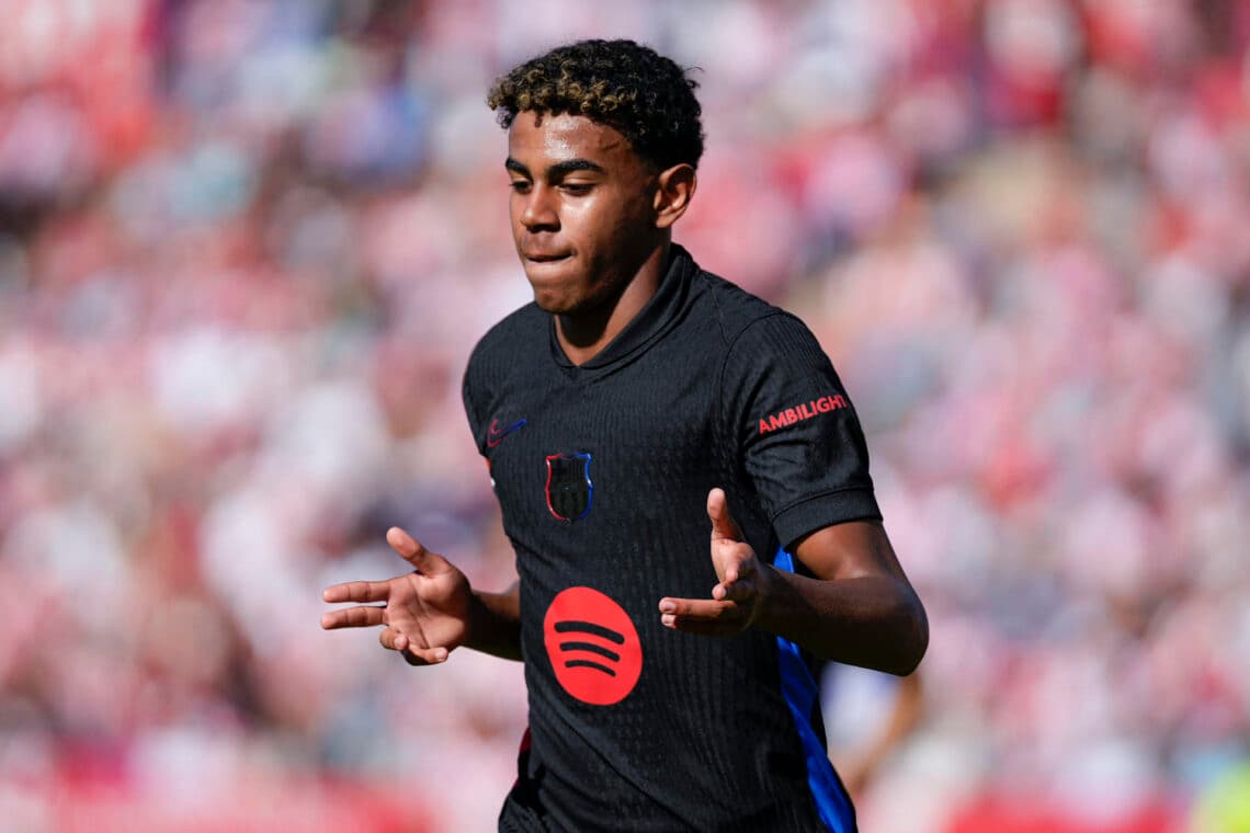 1-4. El Barça del brasileño Raphina se alimenta de triunfos con una goleada en Girona del colombiano Yasser Asprilla