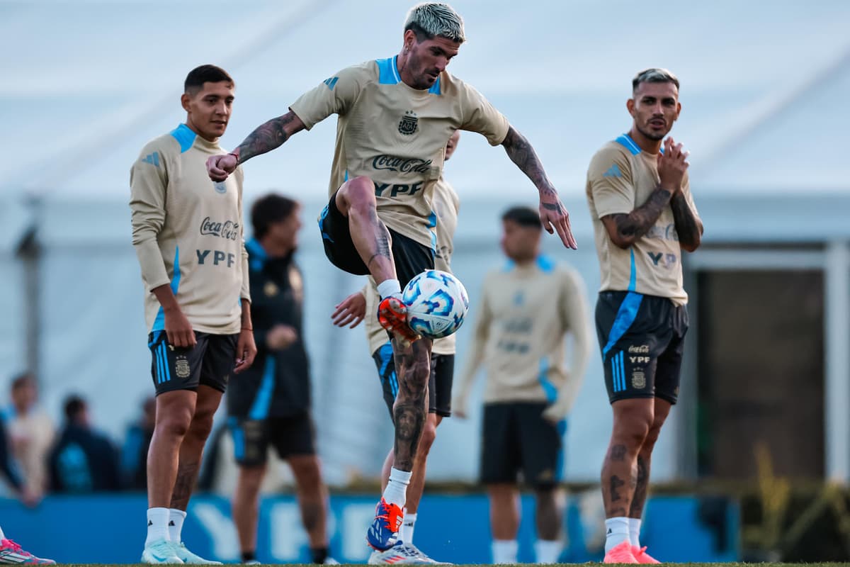 Sin Messi ni Di María, Argentina estrena el bicampeonato de América ante Chile