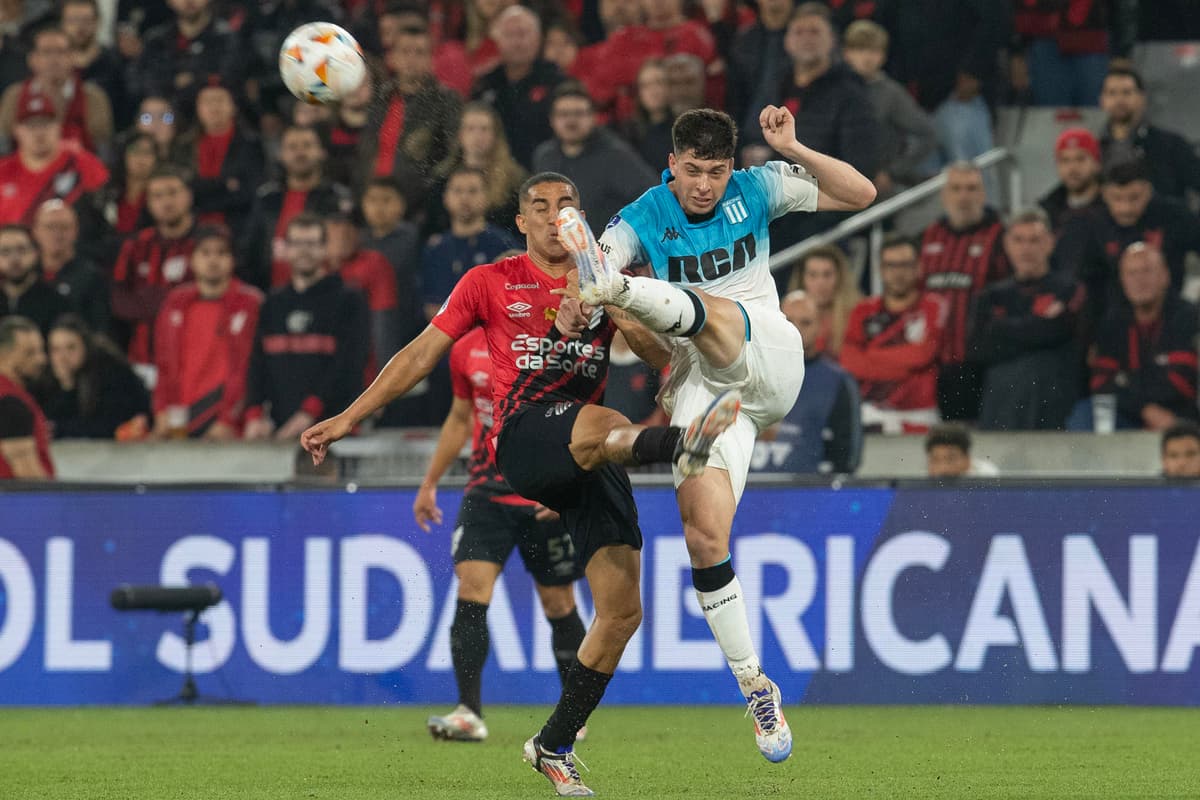 1-0. Athletico Paranaense golpea primero con un latigazo del juvenil brasileño João Cruz
