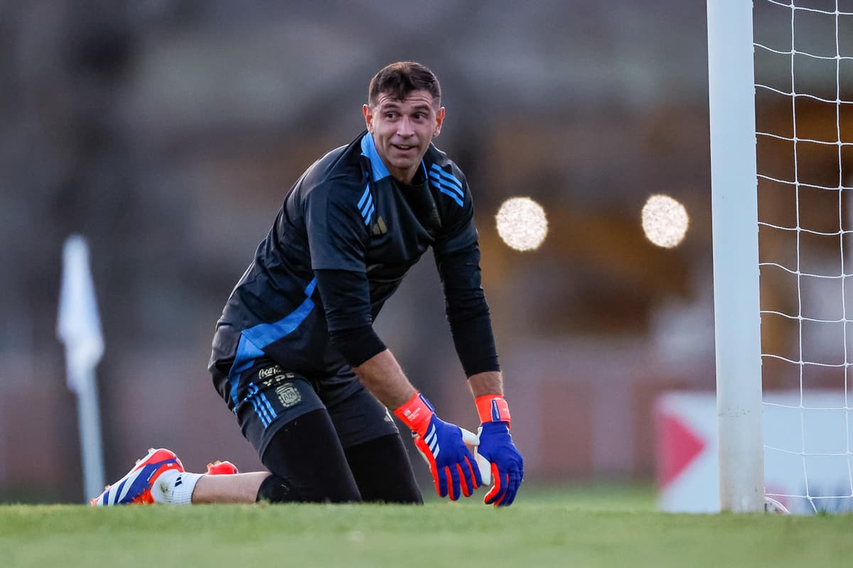 Julián Álvarez y Lautaro Martínez se perfilan para ataque argentino sin Messi ni Di María