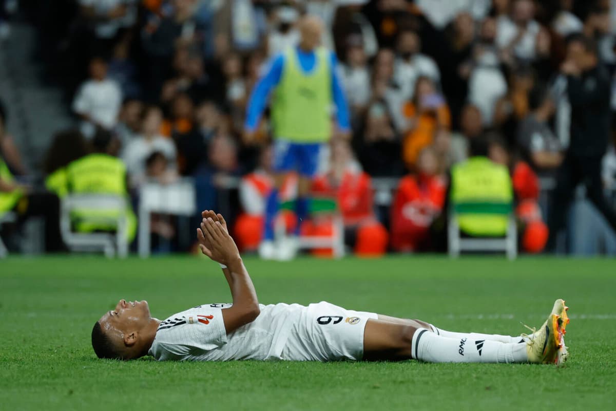Mbappé sufre una lesión muscular y causa baja para el derbi