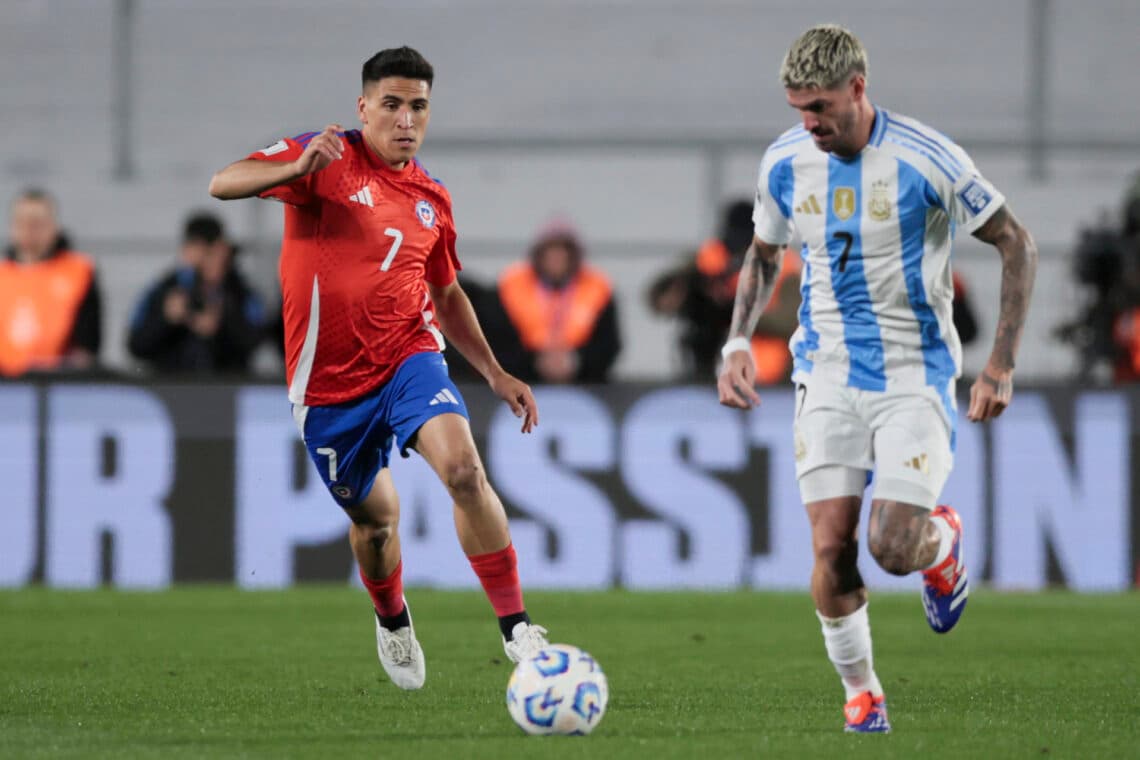 3-0. Argentina golea a Chile y se afianza como único líder de la clasificación