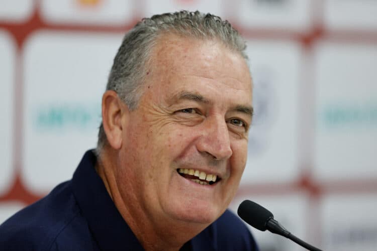 El argentino Alfaro dice que Paraguay luchará hasta el cansancio ante Uruguay
