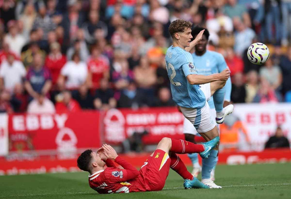 0-1. El Forest asalta Anfield 55 años después
