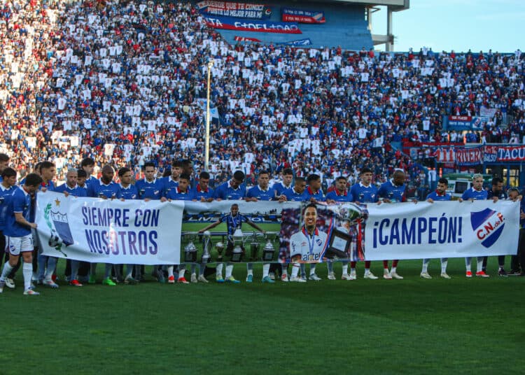 1-0. Nacional gana al Liverpool y el Gran Parque Central recuerda a Juan Manuel Izquierdo