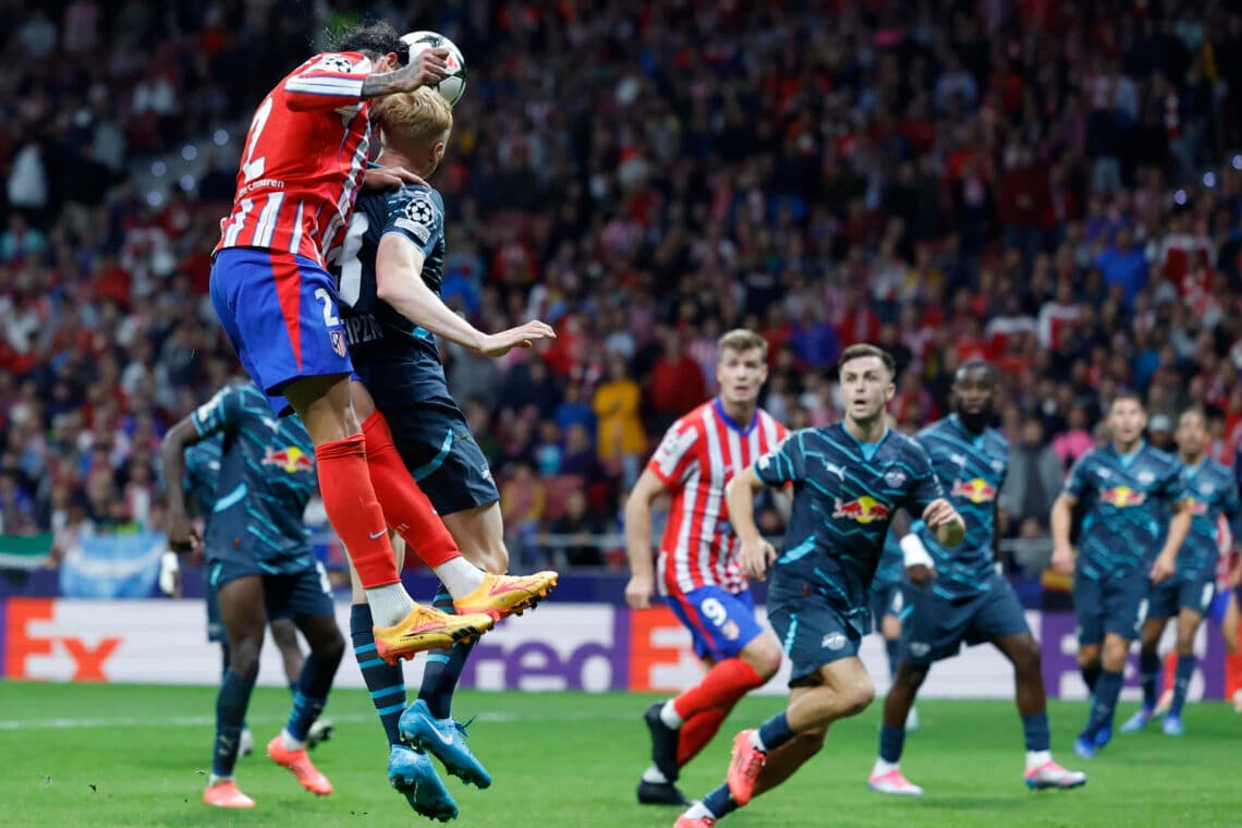 2-1. El uruguayo Giménez hace estallar el Metropolitano
