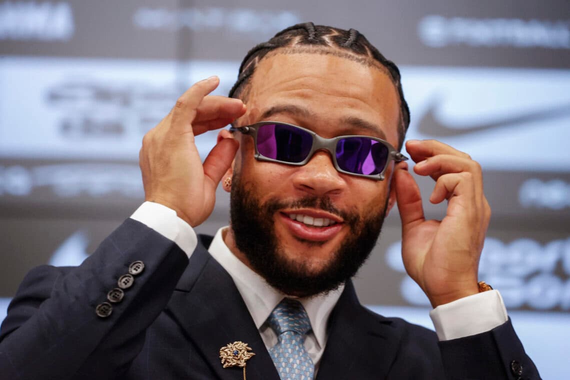 El holandés Memphis Depay y su «show» fuera de las canchas