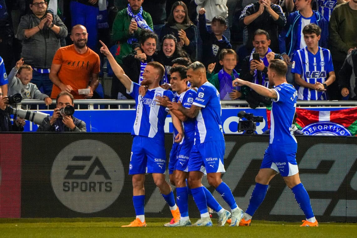 2-1. El Alavés confirma sus buenas sensaciones ante un débil Sevilla