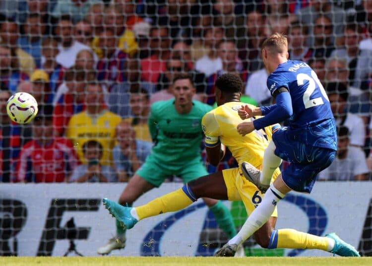 1-1. El Chelsea del argentino Fernández frenado por el Palace del colombiano Muñoz