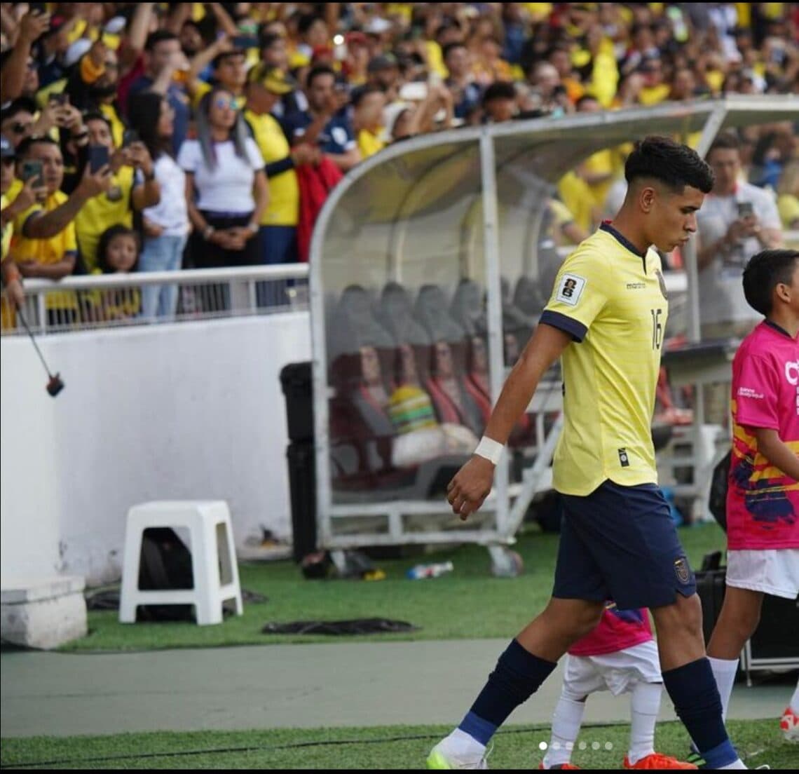 Ecuatoriano Kendry Páez no jugó ante Uruguay por Eliminatorias