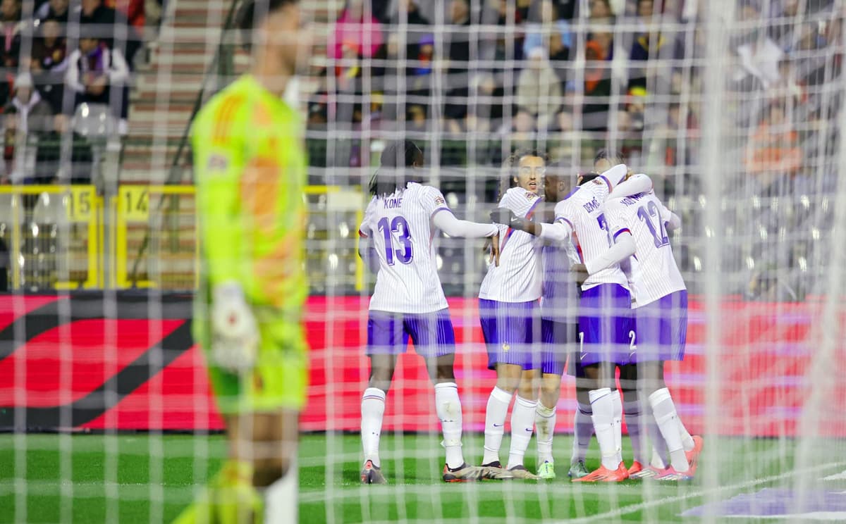 1-2. Francia supera a Bélgica a pesar de jugar con 10 durante 20 minutos