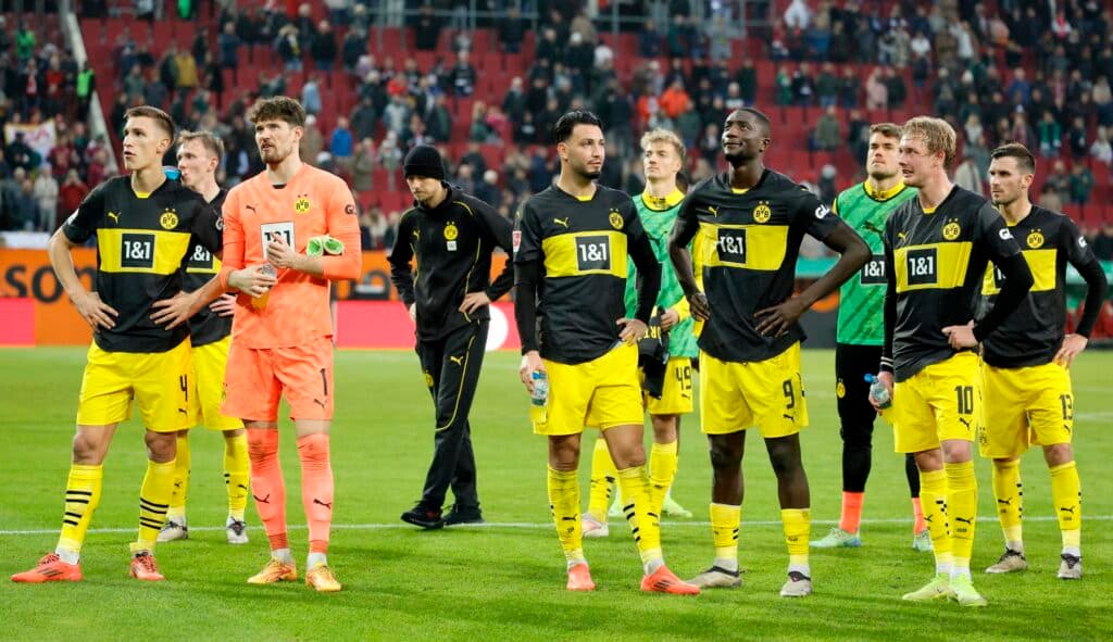 2-1. El Borussia del brasileño Couto sigue con la cabeza en Madrid