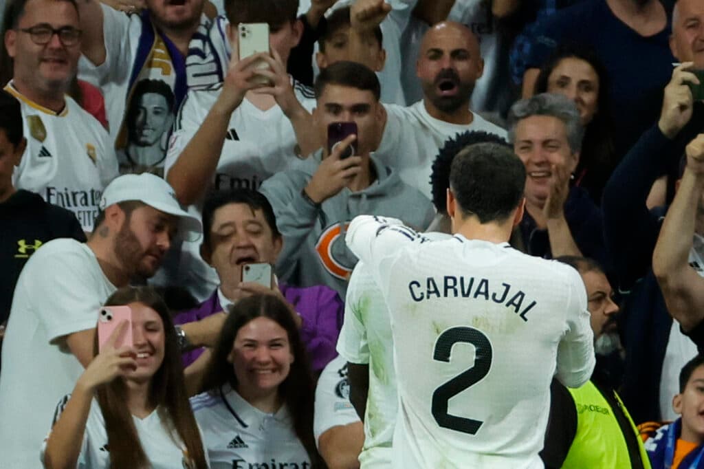 El lateral del Real Madrid, Carvajal, no seguirá en el club blanco, tras una carrera emblemática
