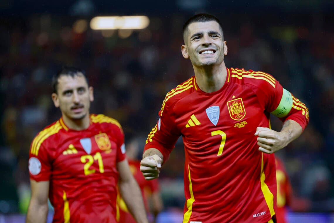 3-0. España exhibe buen fútbol ante los inconvenientes