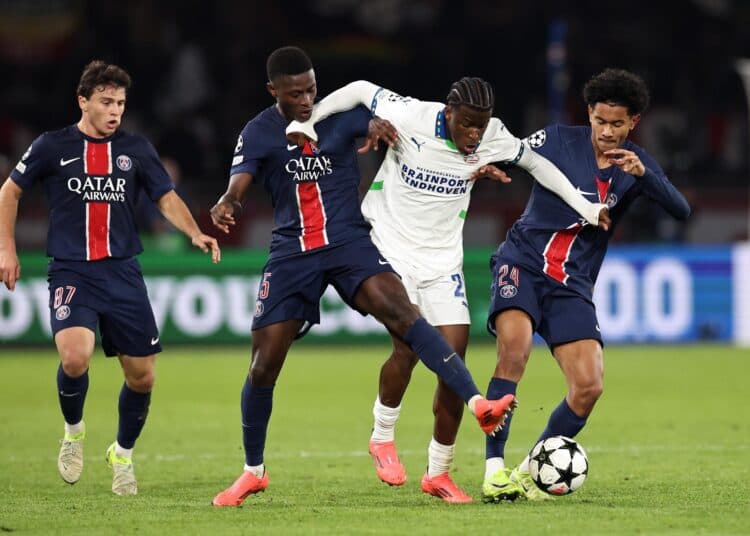 1-1 La pólvora mojada frustra la remontada del PSG ante el PSV