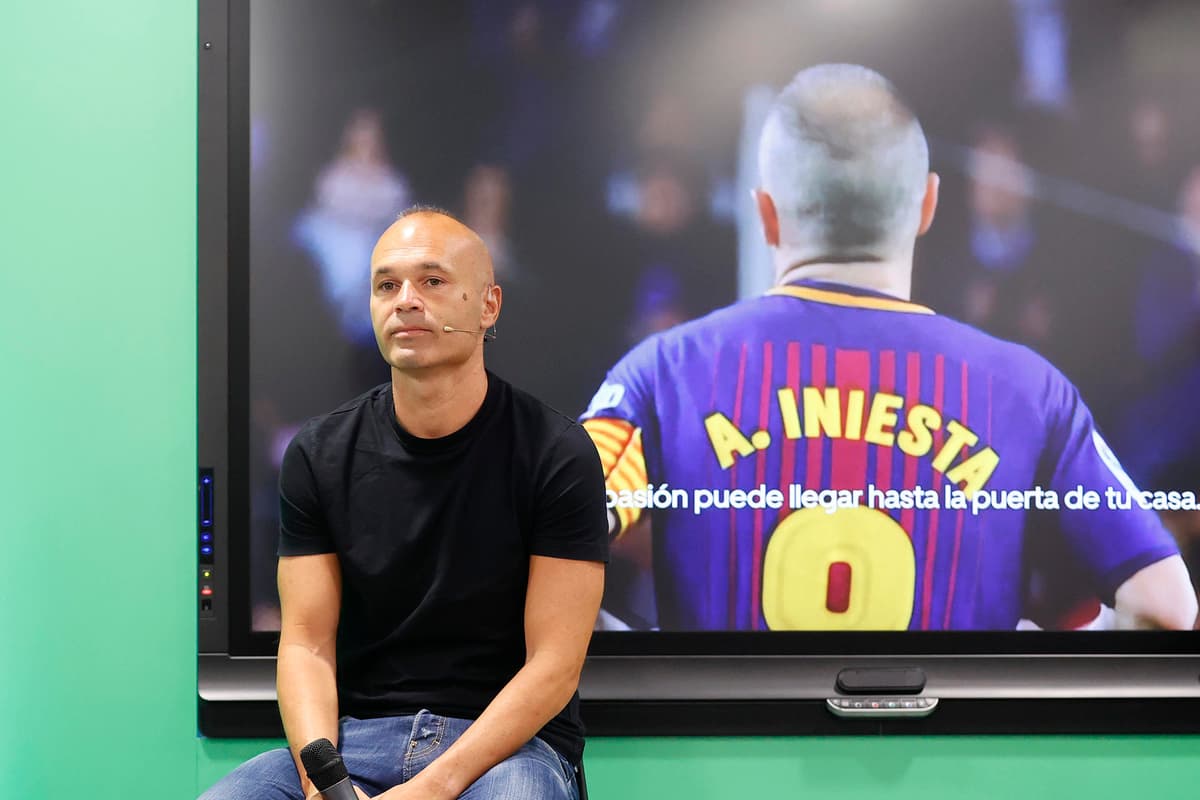 El español Andrés Iniesta anunciará su futuro el 8 de octubre
