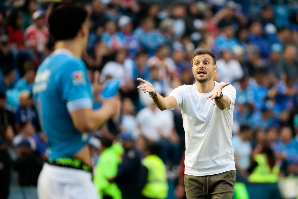 El argentino Anselmi lamenta que Cruz Azul perdiera el control ante Pumas