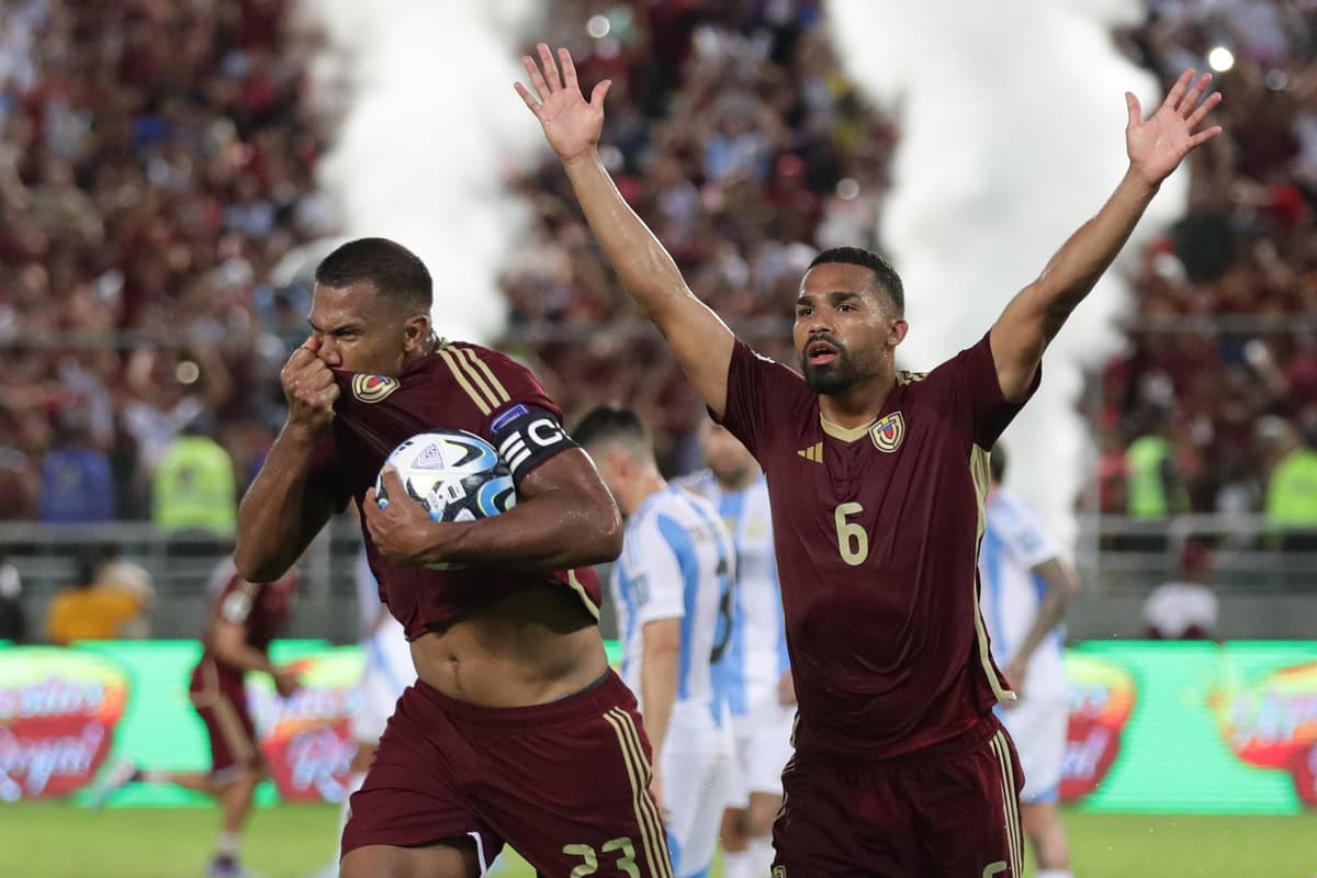 1-1. Rondón le salva los muebles a Venezuela ante una Argentina que se aleja en la cima