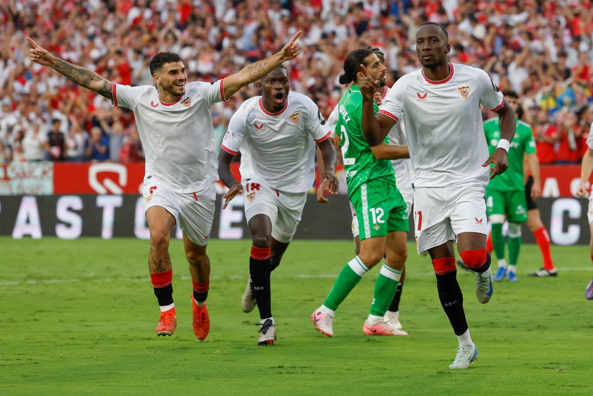 1-0. Un minuto para el brasileño Marcão y el último derbi de Navas