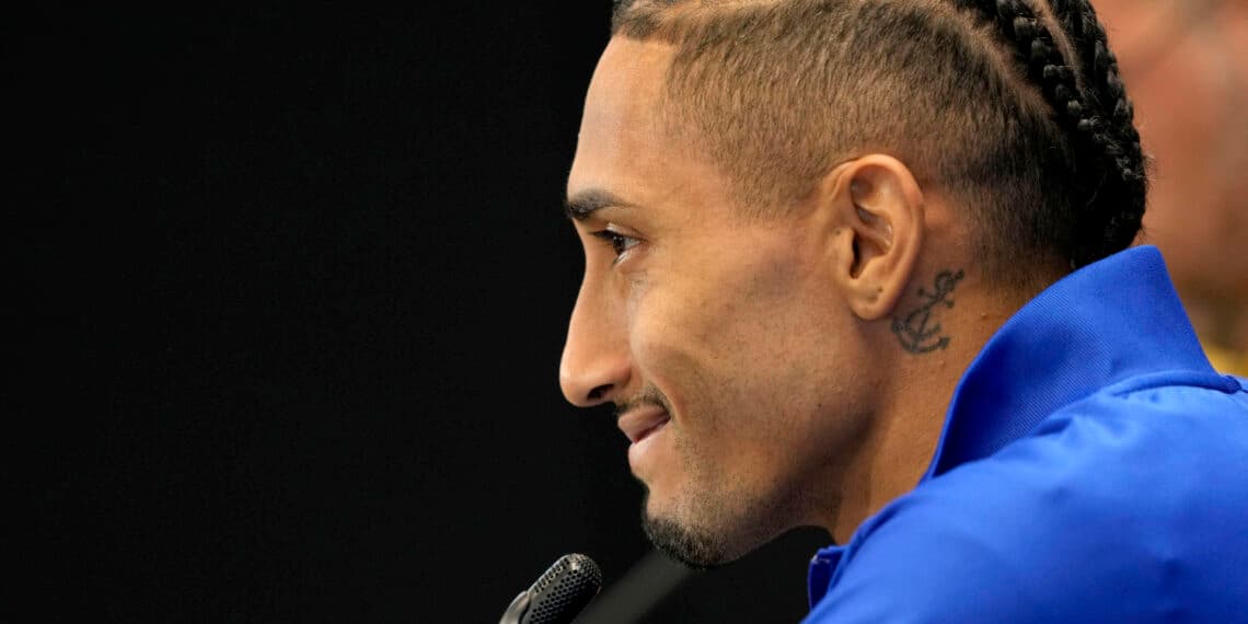 Brasileño Raphinha: «No veo el partido como una oportunidad de venganza; lo que pasó, pasó»