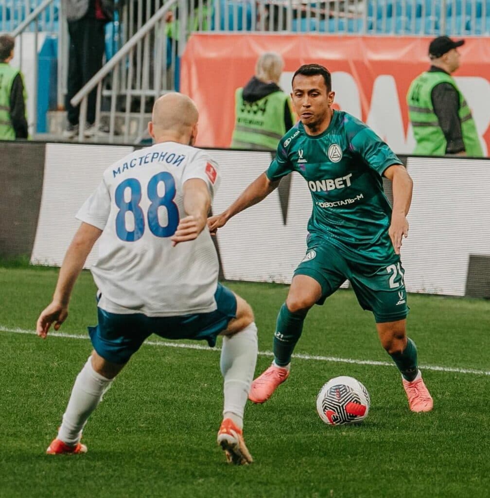 Boliviano Roberto Fernández suma minutos y continuidad en la liga rusa