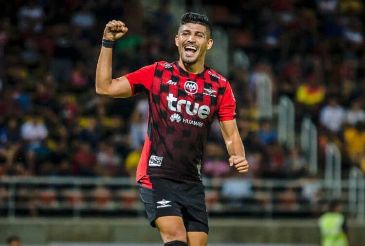 El salvadoreño Nelson Bonilla vuelve a ser titular en Asia