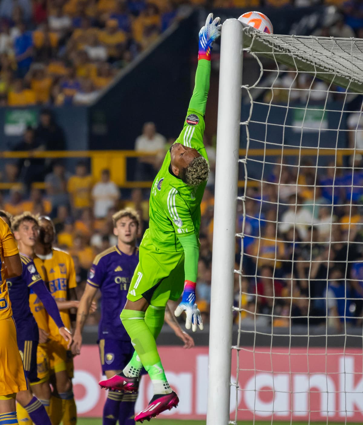El peruano Pedro Gallese, héroe de Orlando City