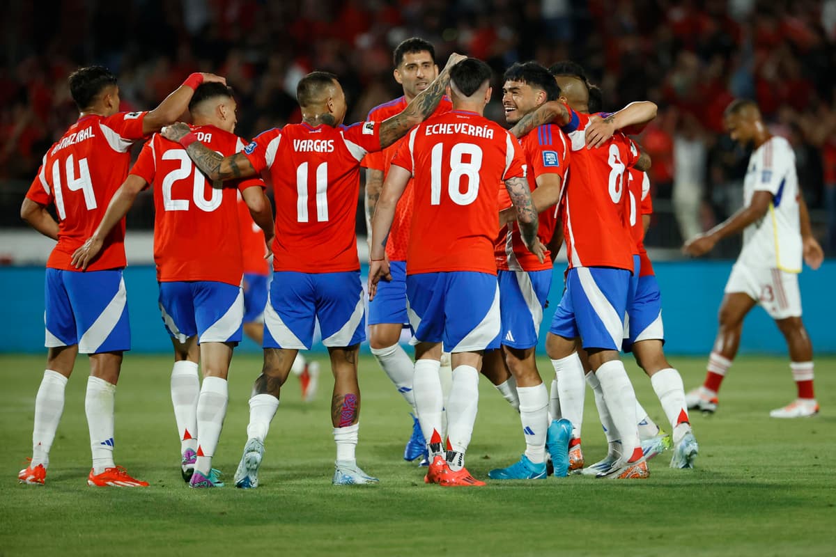 4-2. Doblete de Cepeda revive a Chile ante Venezuela para salir del foso