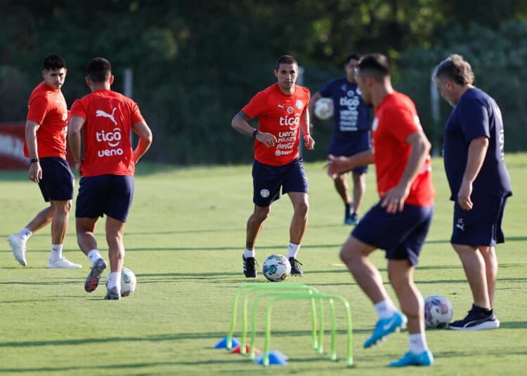 Bobadilla afirma que Paraguay luchará por mantenerse en zona de clasificación al Mundial