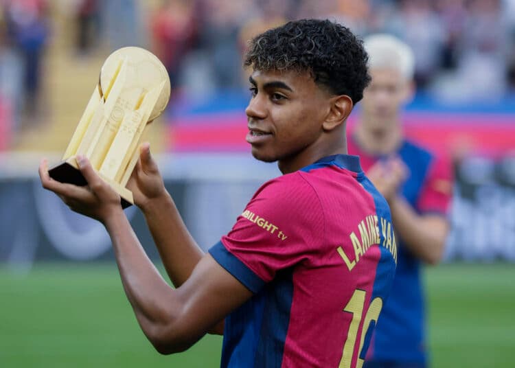 El español Lamine cumple la edad del debut del argentino Messi y ya suma 13 goles en 66 partidos con el Barça