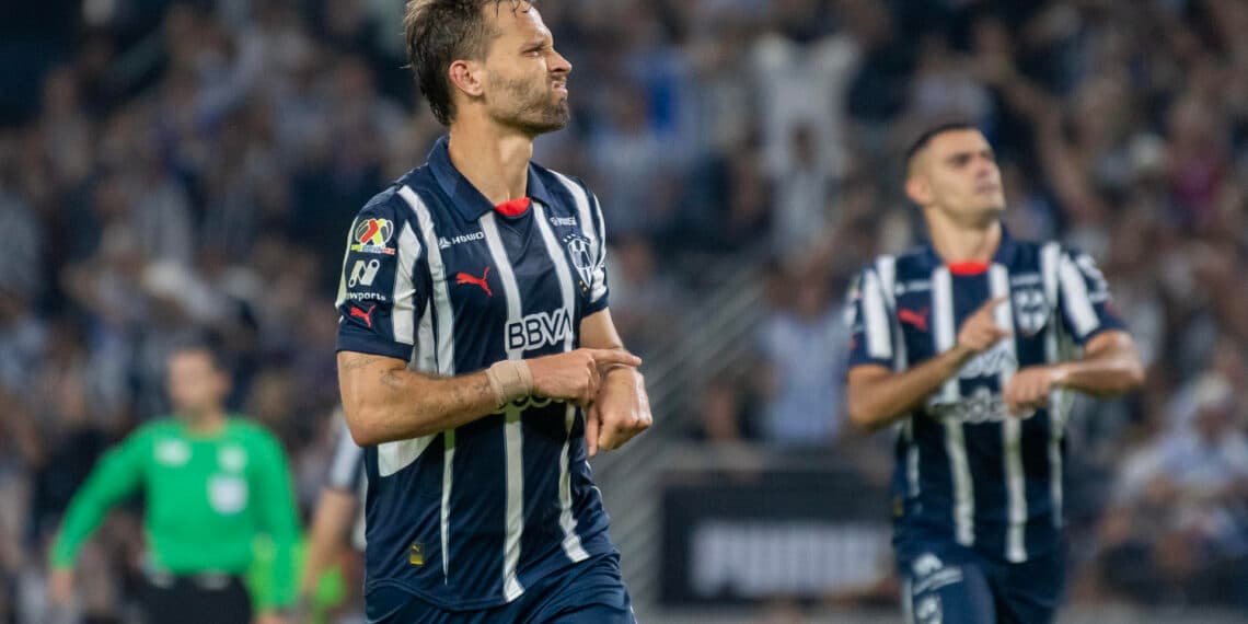 El español Canales le da triunfo a Monterrey