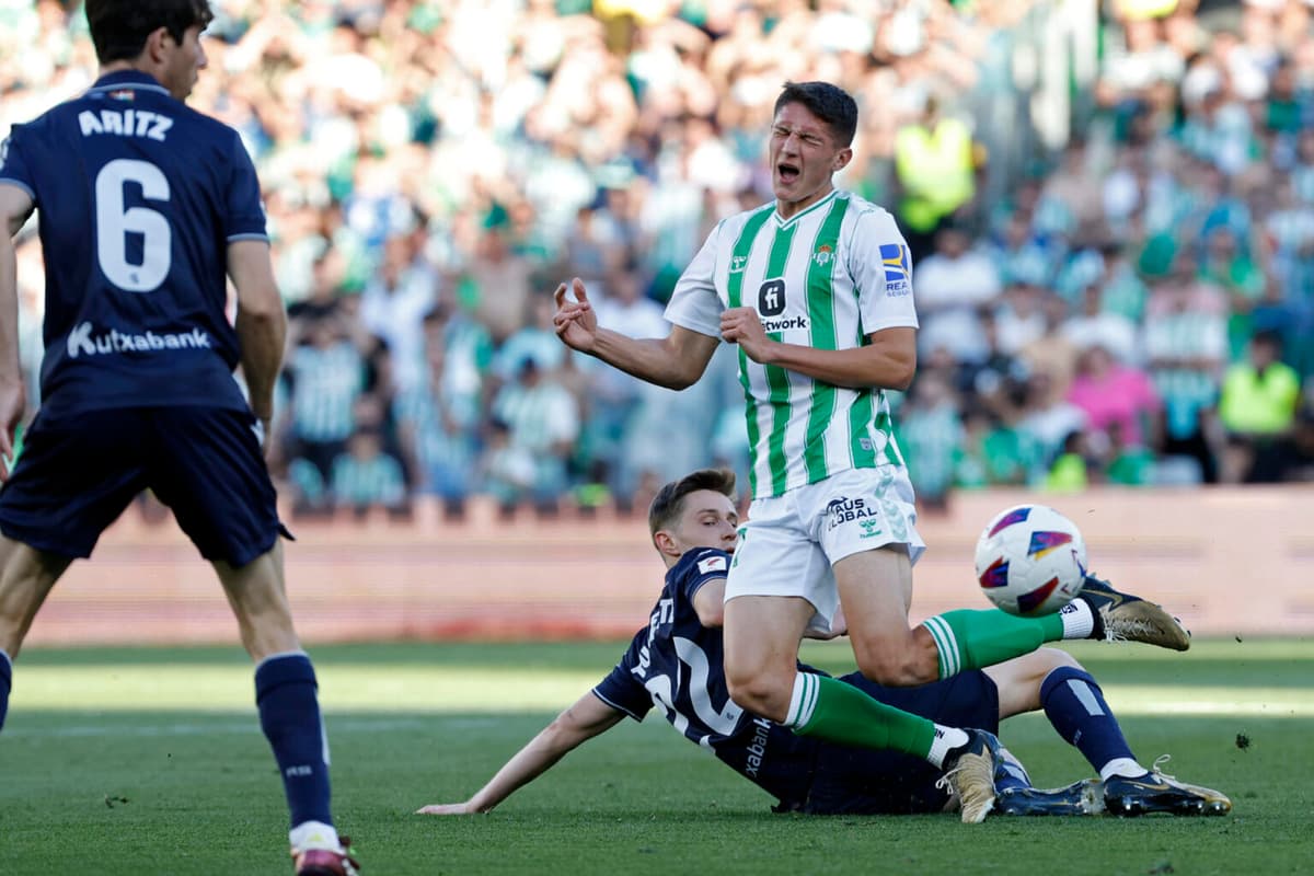 El Betis del chileno Pellegrini, a redimirse en San Sebastián ante un rival directo