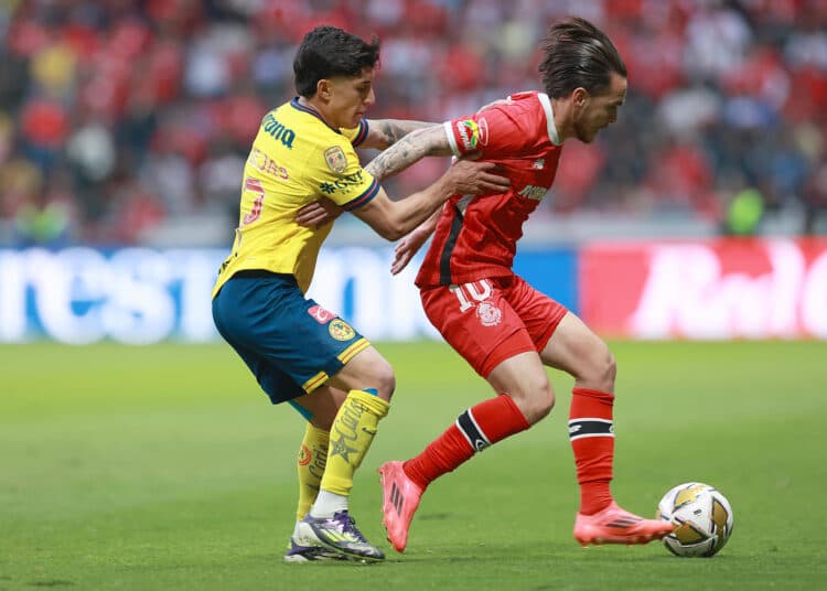 Con tridente uruguayo, el campeón América se clasifica a las semifinales