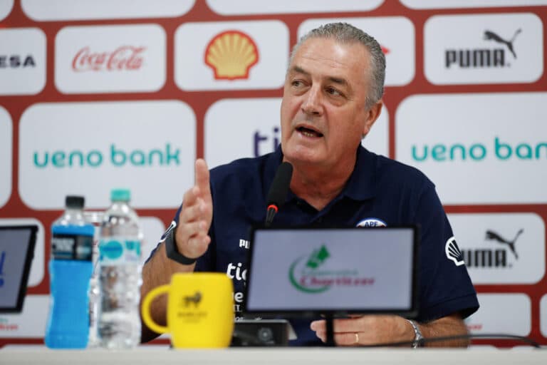 Argentino Alfaro espera que el veto a camisetas rivales en gradas paraguayas no genere conflicto