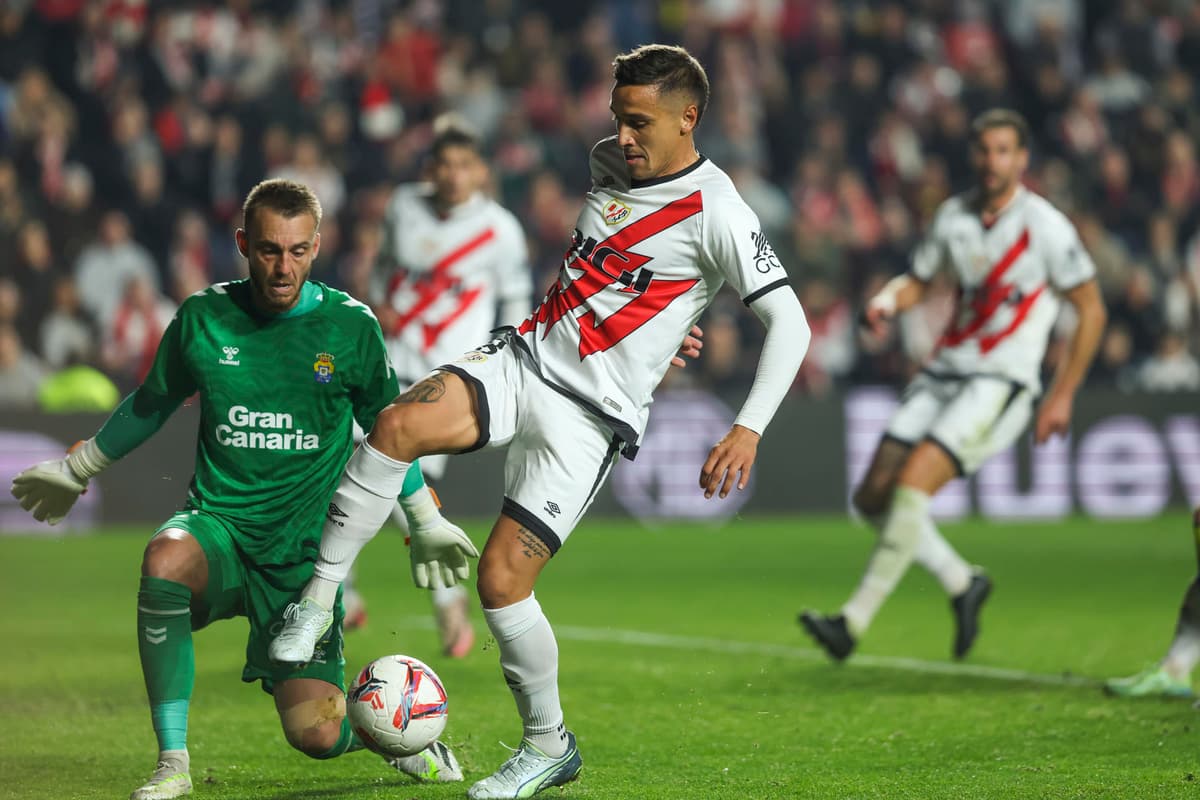 El Argentino Oscar Trejo alcanza los 300 partidos con el Rayo Vallecano