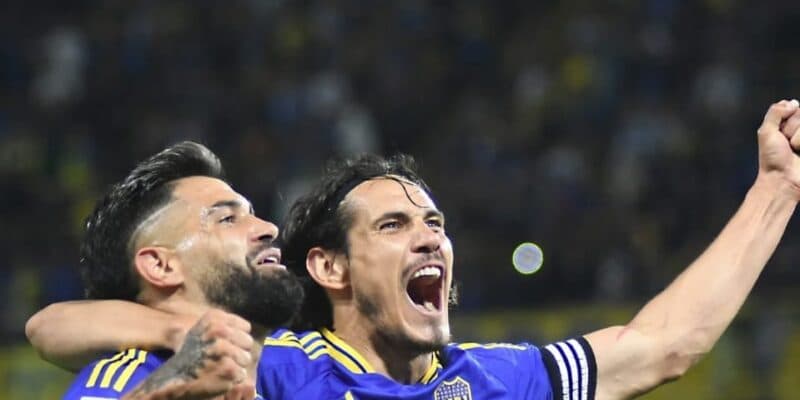 Uruguayo Edinson Cavani lidera ataque de Boca en triunfo ante Gimnasia
