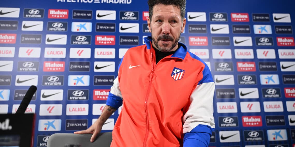 Argentino Simeone repite once titular