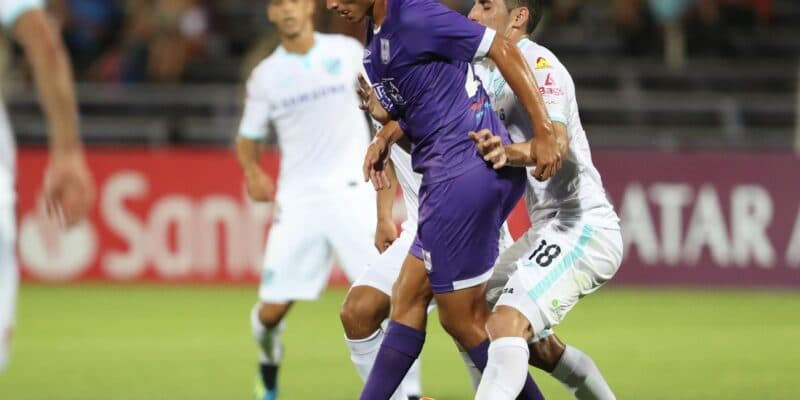 Defensor Sporting, con el mexicano Biscayzacú vence a River Plate