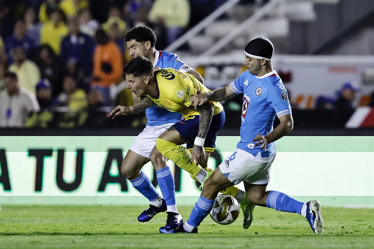 El América de uruguayos Aguirre, Cáceres y Rodríguez, por tricampeonato ante el Monterrey
