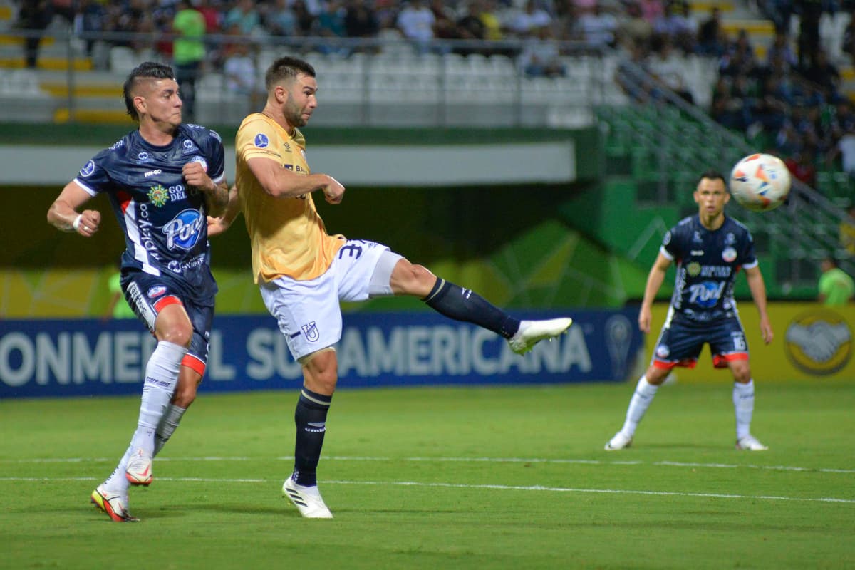 El argentino Fausto Grillo queda fuera de la Católica, de Ecuador, previo a la Sudamericana 2025