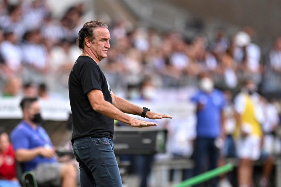 El Atlético Mineiro despide al técnico brasileño Cuca a menos de un mes del cruce con Bolívar