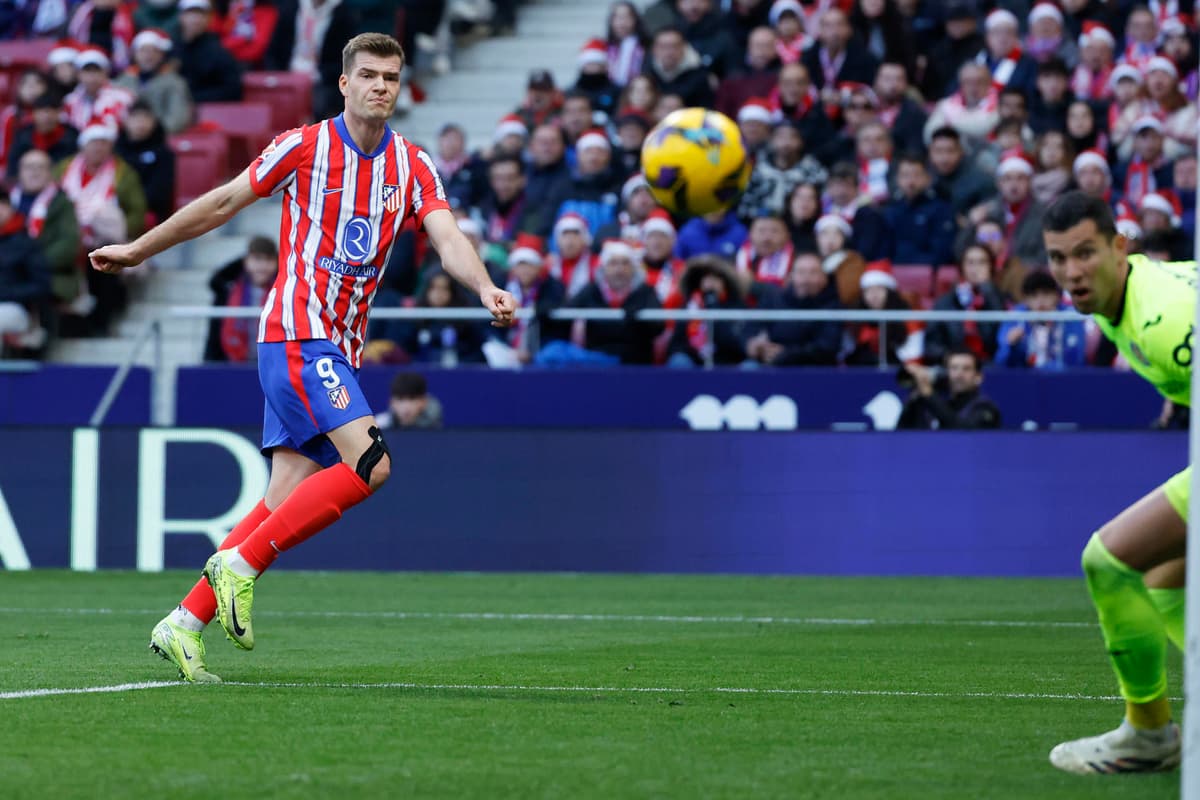 1-0. El Atlético del argentino Simeone y un cabezazo por la Liga