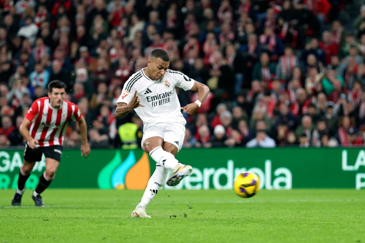 Segunda vez en la carrera de Mbappé que falla dos penaltis seguidos
