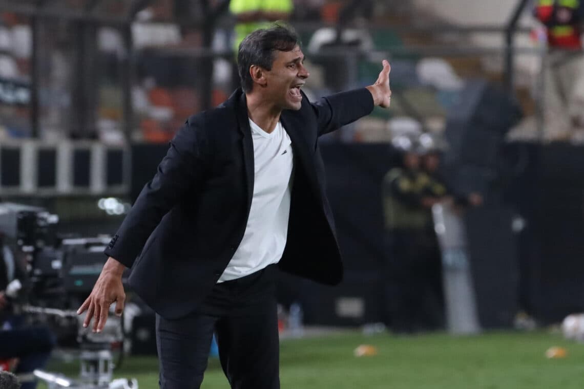 El argentino Bustos renunciará al Universitario de Perú si destituyen al administrador del club