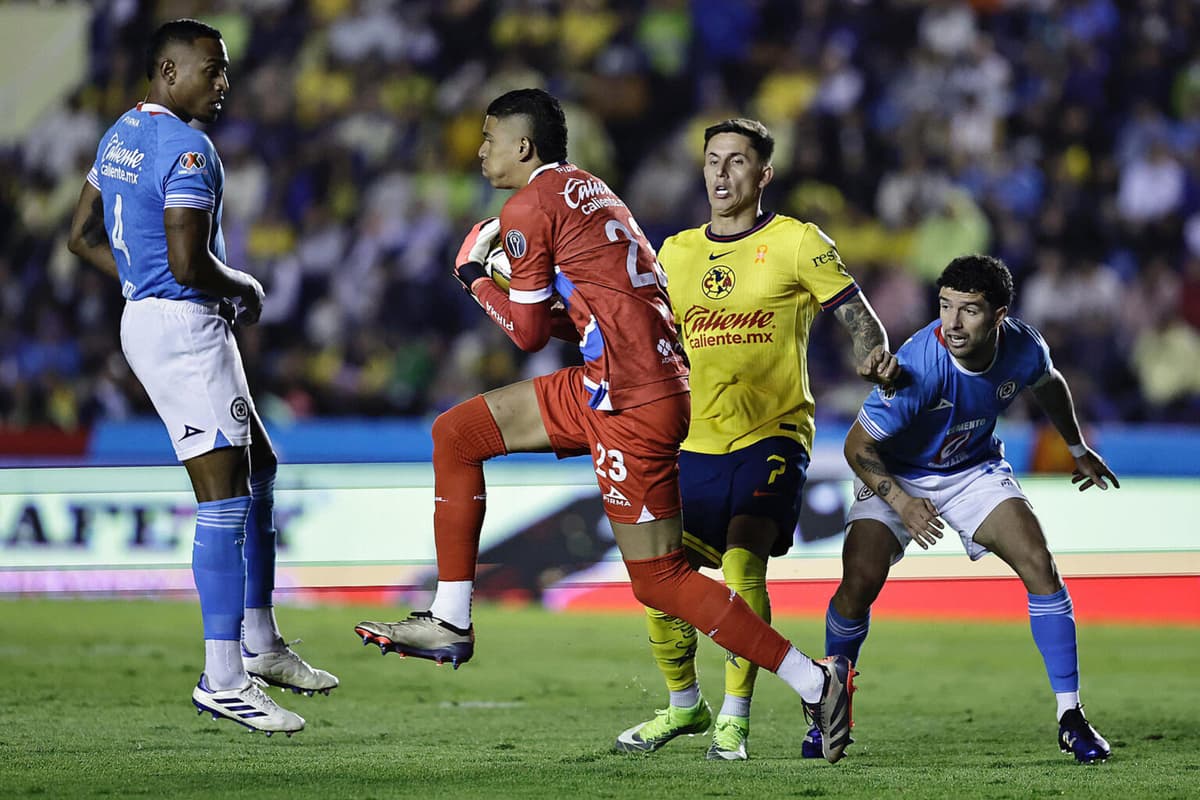 Cruz Azul y América prolongan el suspense hastas el domingo