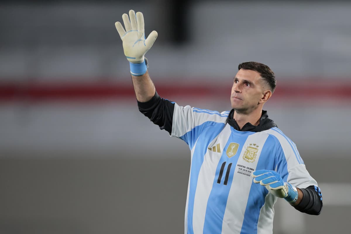El argentino Emi Martínez, premiado con el The Best al mejor guardameta del mundo