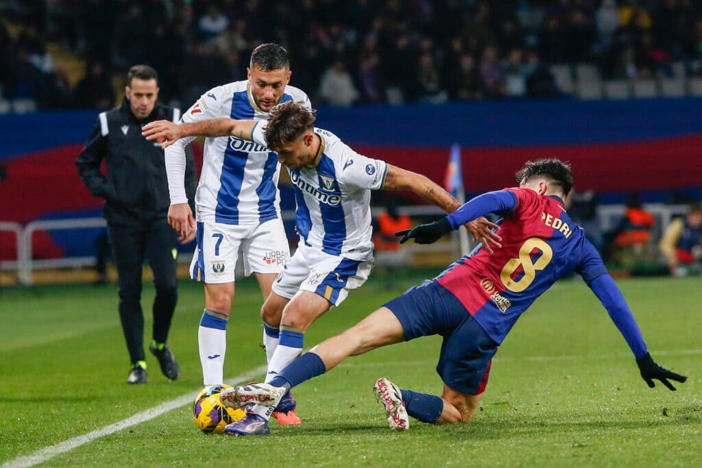Español Pedri: «Tenemos que salir igual que en ‘Champions’, a comérnoslos
