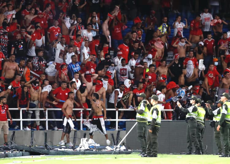PULSO POR LA TV: ocho clubes colombianos frenan la cesión de derechos y exigen un nuevo reparto
